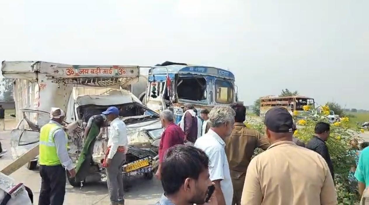 सड़क हादसे में दो की मौत