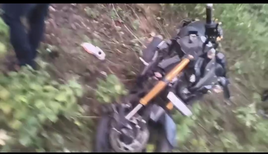 Head-on collision between a motorcycle and a Swift Dzire in Vishnugarh, Hazaribagh; one person dead