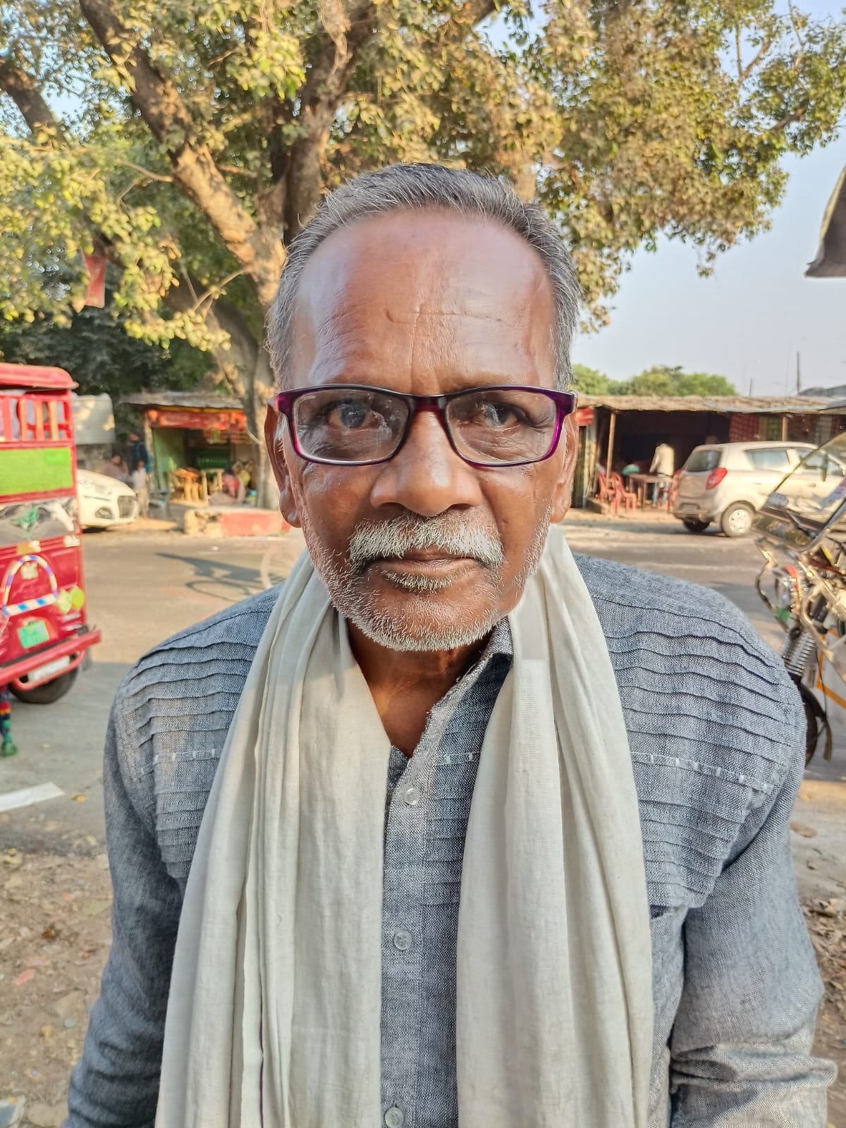 Kaushambi News: आलू की बोआई में डीएपी की किल्लत बाधा... समितियों में लगा ताला