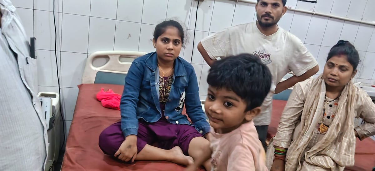 Hathras News: सड़क हादसे में गंगा स्नान के लिए जा रहे पिता-पुत्री सहित कई लोग घायल