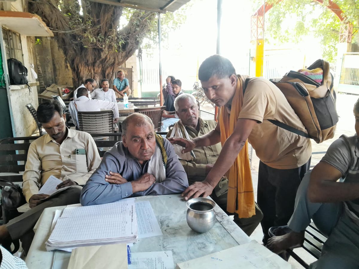 Aligarh News: प्रदूषण पर पहरा, 41 बसों का पहिया ठहरा