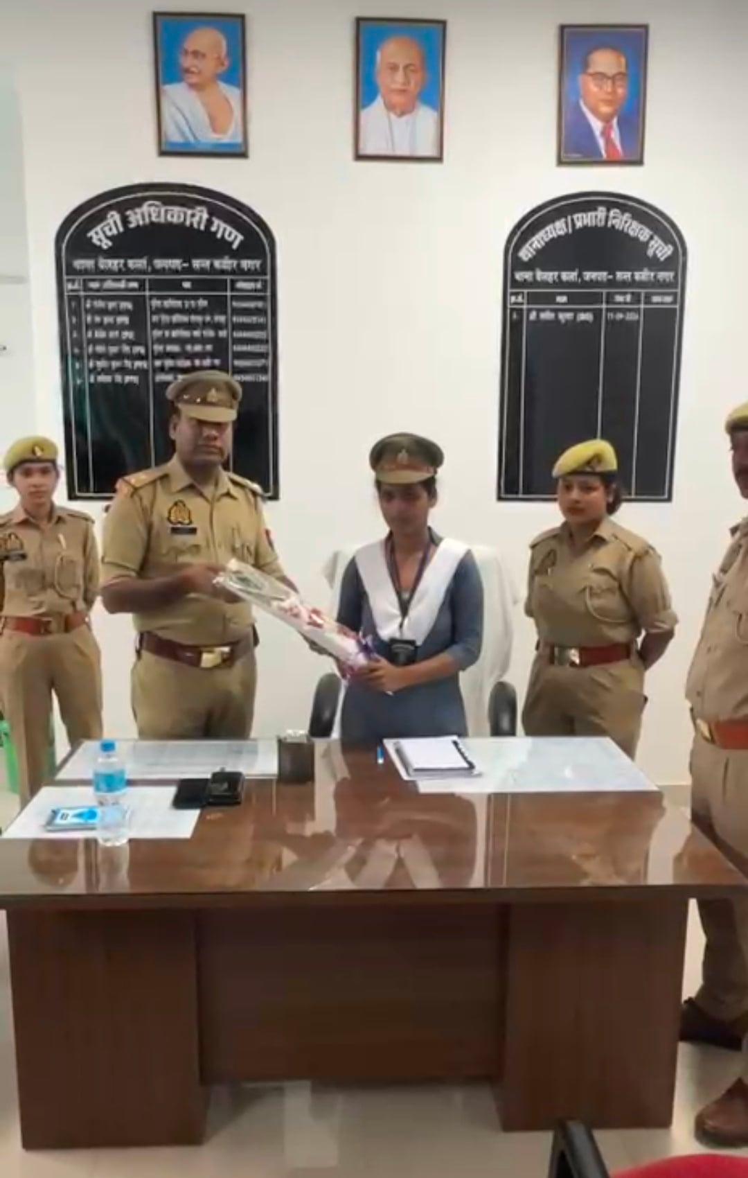 Sant Kabir Nagar News: छात्रा कुमारी निशा बनीं एक दिन की थानेदार