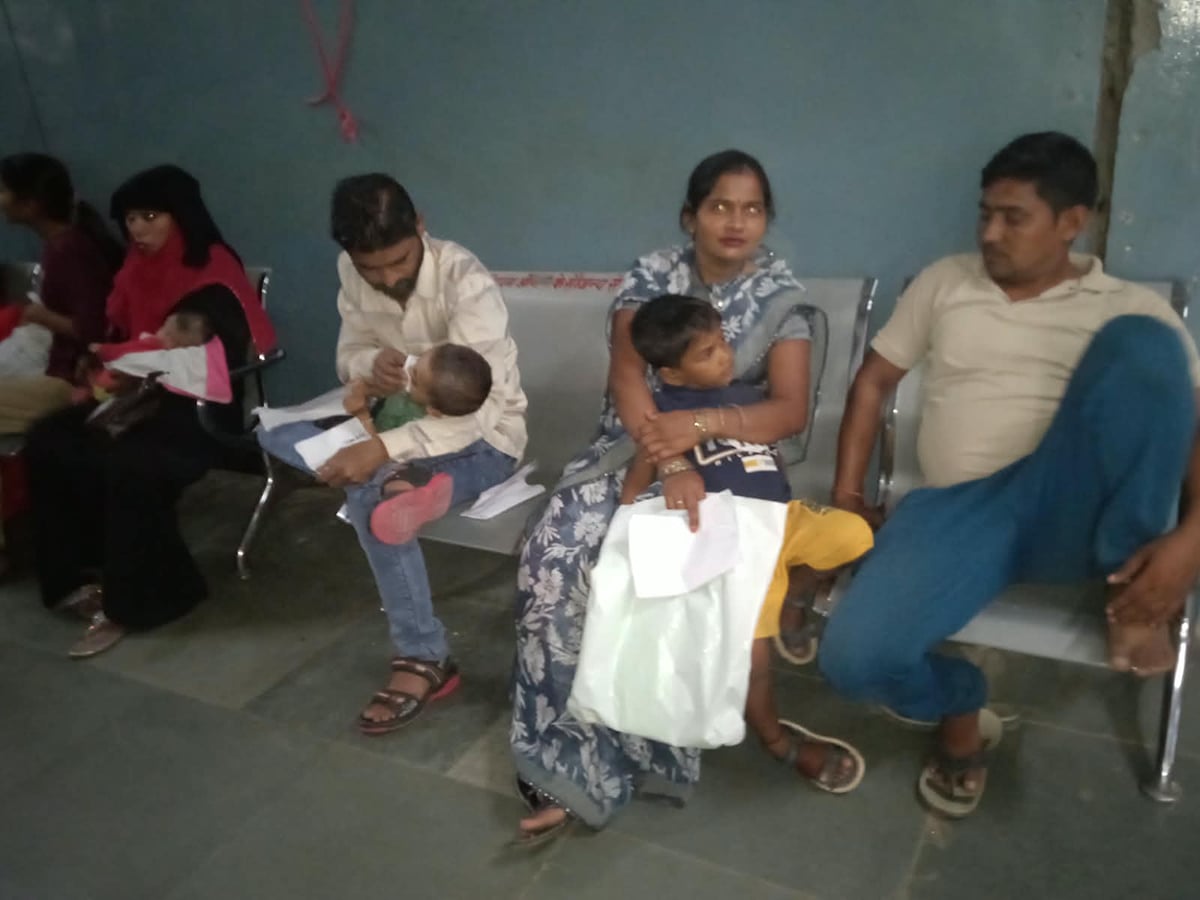Etawah News: मौसम बदलते ही बच्चों में निमोनिया व डायरिया के मामले बढ़े