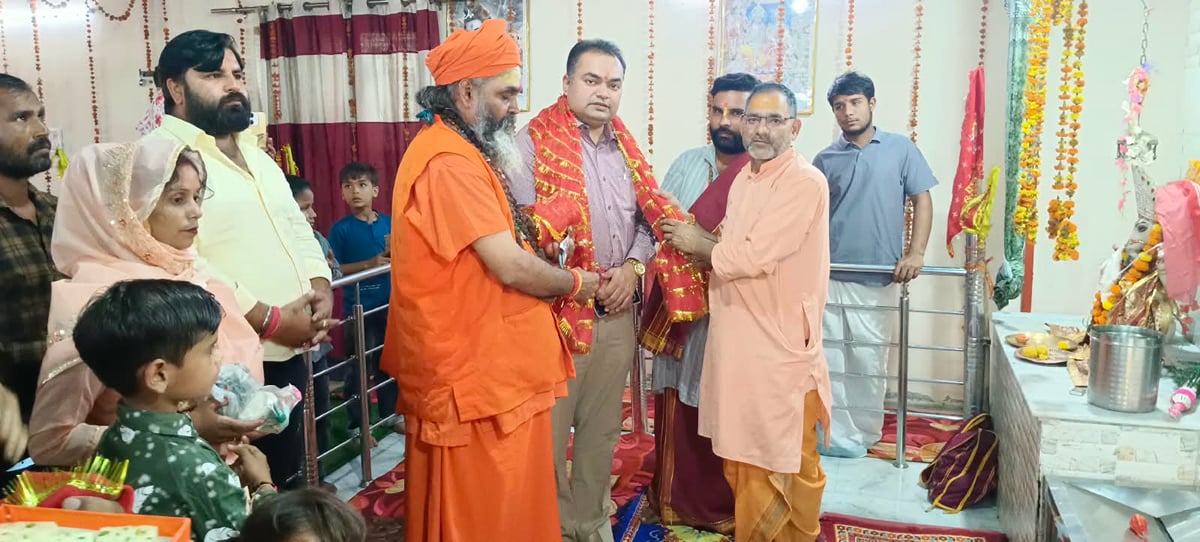 Meerut News: हस्तिनापुर में आठवें नवरात्र पर मां महागौरी की पूजा