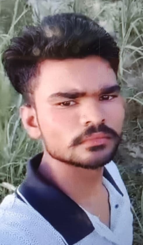 Shahjahanpur News: वाहन की टक्कर लगने से बाइक सवार युवक की मौत, साथी घायल