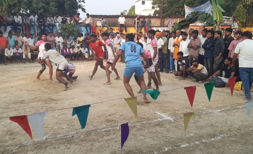 कबड्डी : रानीपुर कुटी ने चकिया को 42-22 से हराया