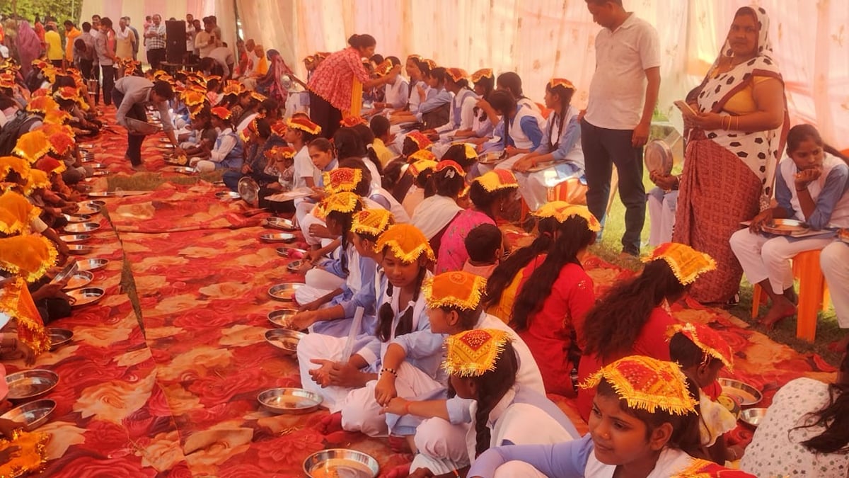 Bhadohi News: सीखापुर गांव में 2100 कन्याओं का हुआ पूजन