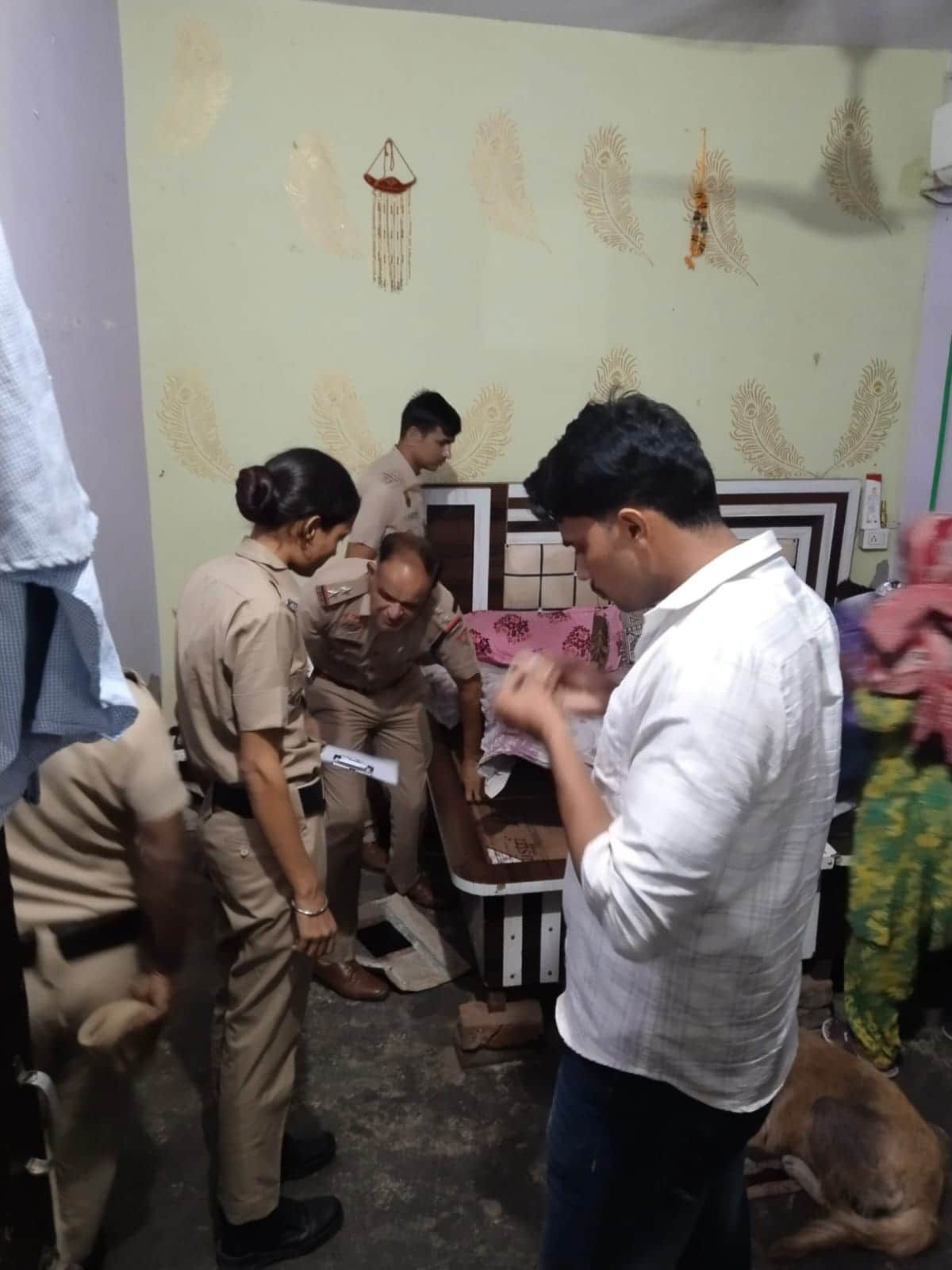 सिरसा। डबवाली पुलिस संदिग्ध ठिकानों पर जांच करती हुई। प्रवक्ता