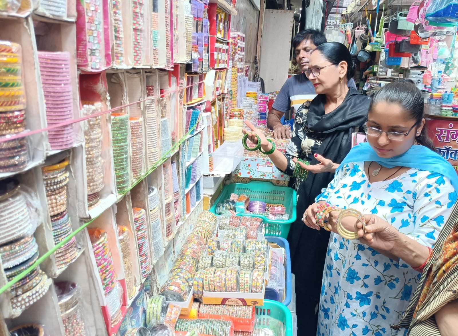 Markets begin to bustle with the radiance of Karwa Chauth