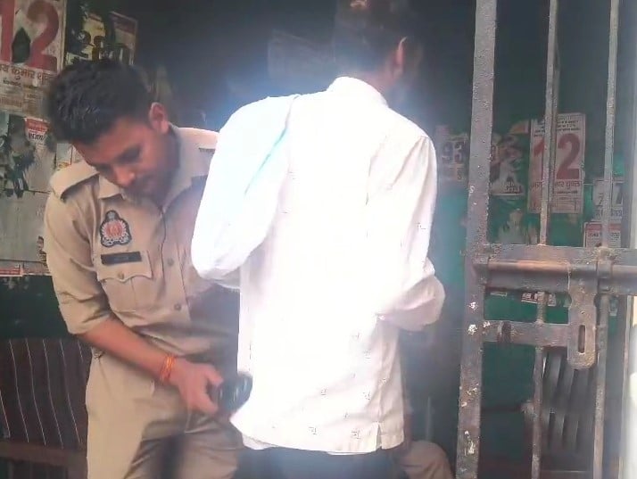 Shahjahanpur News: कई बार रोका गया अंतिम संस्कार... विधायक से वार्ता के बाद हुए तैयार