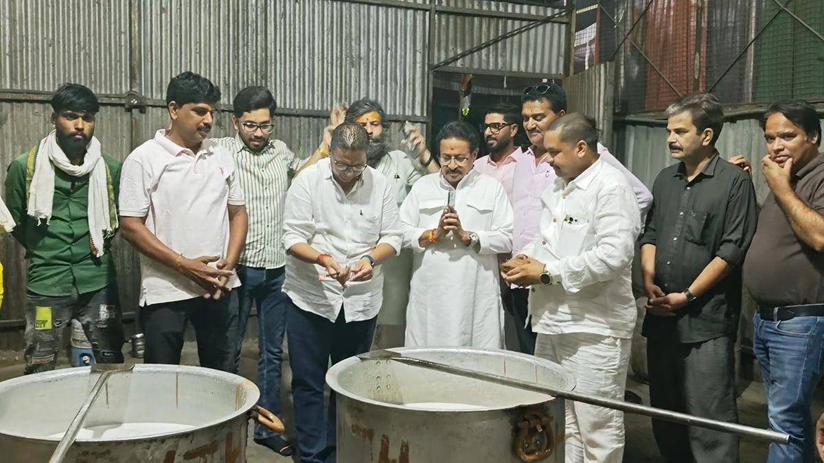 गंगा जमुनी तहजीब: सत्य सनातन यात्रा में साधु-संतों और कन्या भोज की जिम्मेदारी मुस्लिम नेता शरीफ पटेल को सौंपी