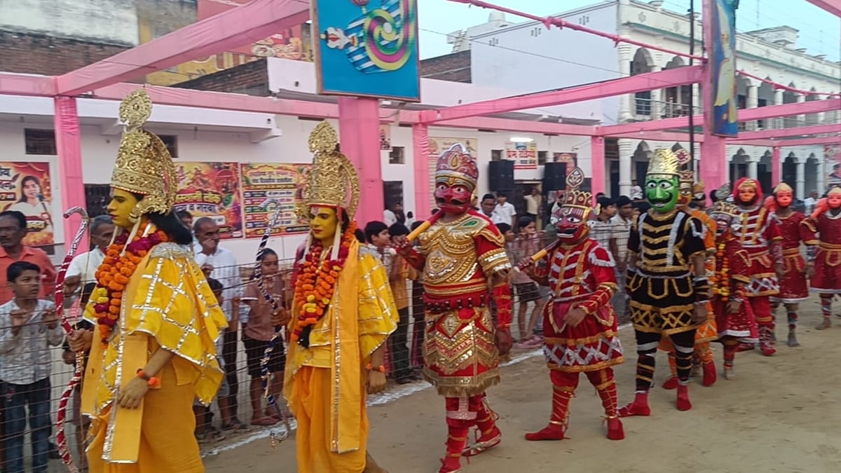 Etawah News: अंगद ने रावण के दरबार में जमाया पैर, मेघनाथ की शक्ति से मूर्छित हुए लक्ष्मण