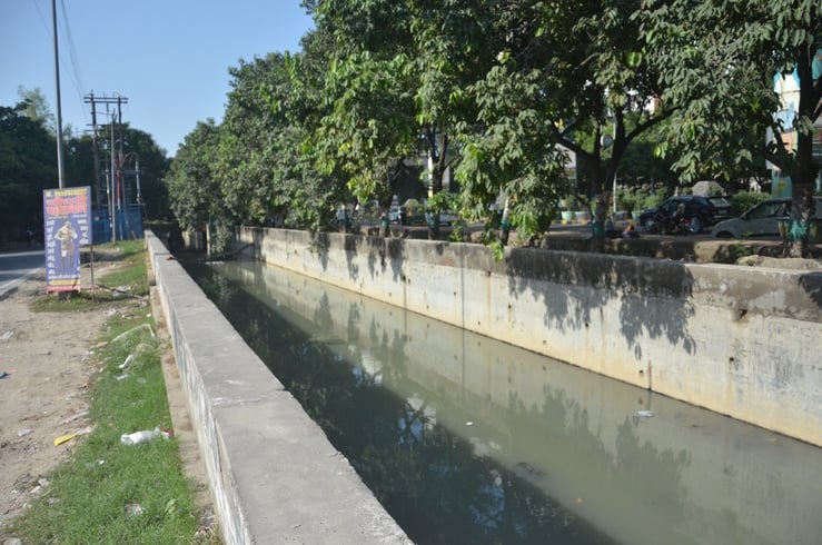 Noida News: खुले नाले से हादसे का खतरा, आठ करोड़ से होगा कवर