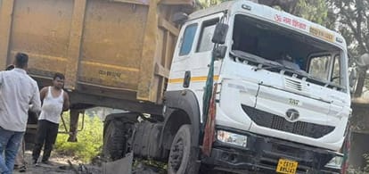 हाइवा-ट्रेलर में भीषण भिड़ंत