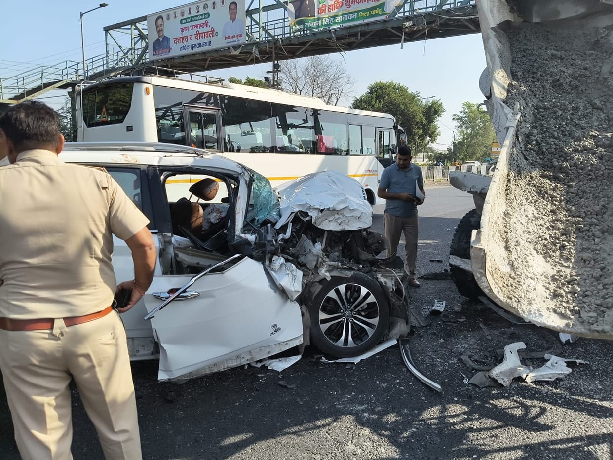 Car-dumper collision husband, wife, and two children injured