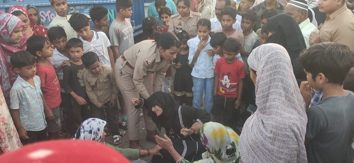 Pilibhit News: धान केंद्र के पास खेल रही बच्ची की ट्राॅली से कुचलकर मौत