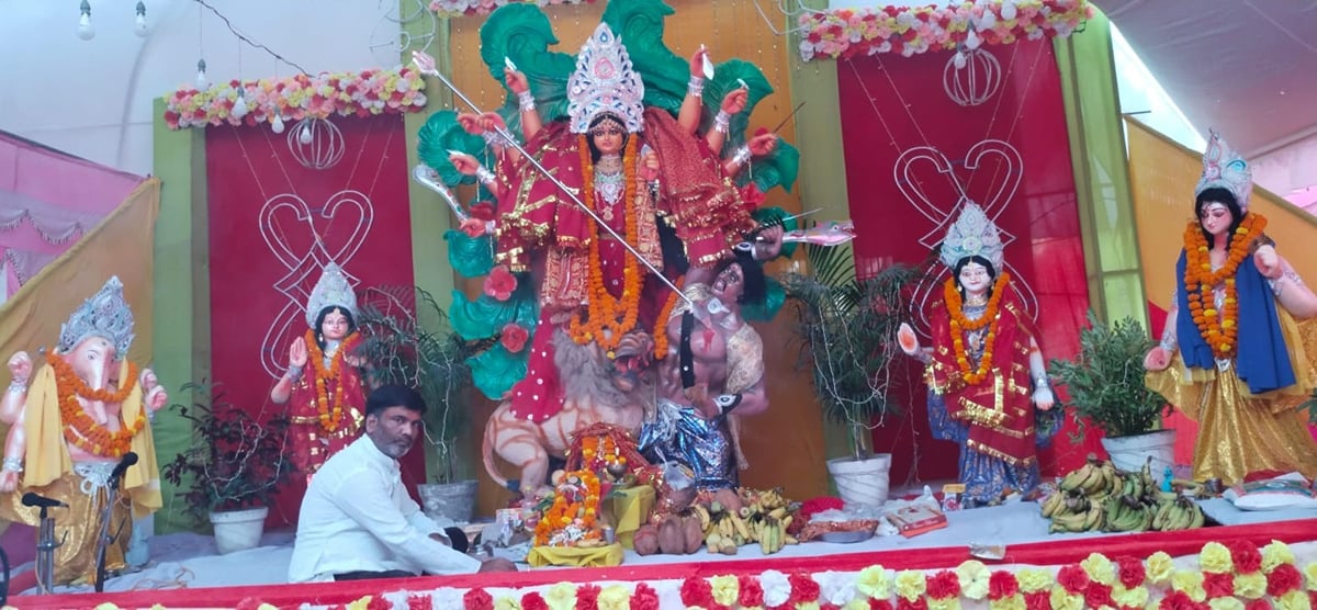 Bhadohi News: या देवी सर्वभूतेषु शक्ति रूपेण संस्थिता... के मंत्र से गूंजते रहे पंडाल