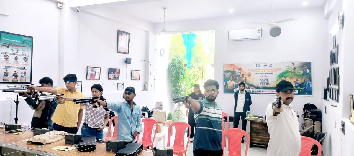 Aligarh News: जिला निशानेबाजी प्रतियोगिता में सक्षम का शानदार प्रदर्शन