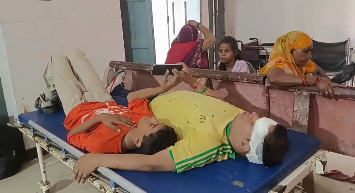 Raebareli News: एक्सप्रेसवे पर पलटी एसयूवी, तीन घायल