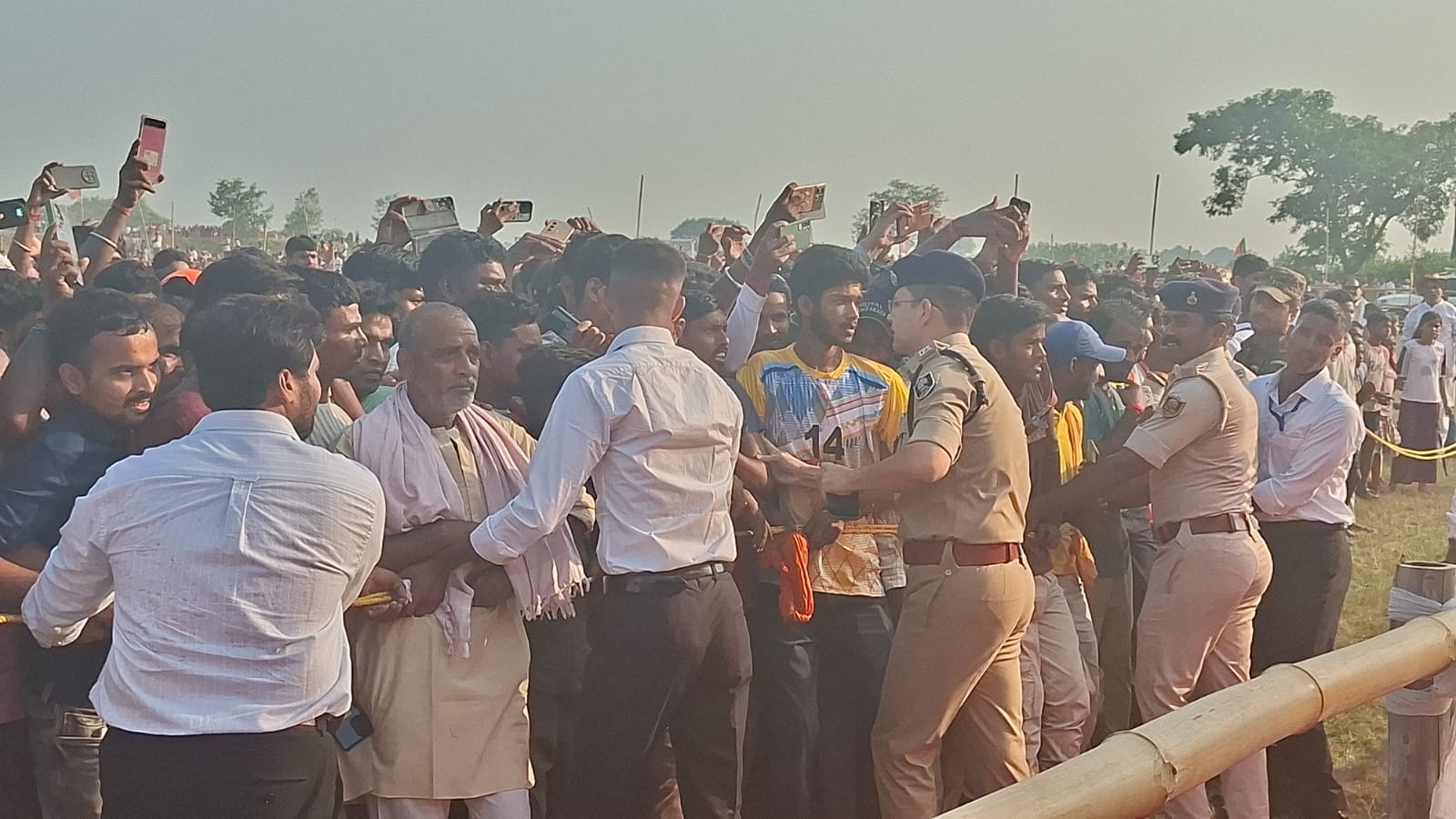 मुंगेर में फुटबॉल टूर्नामेंट के दौरान भड़के सीएम सम्राट चौधरी
