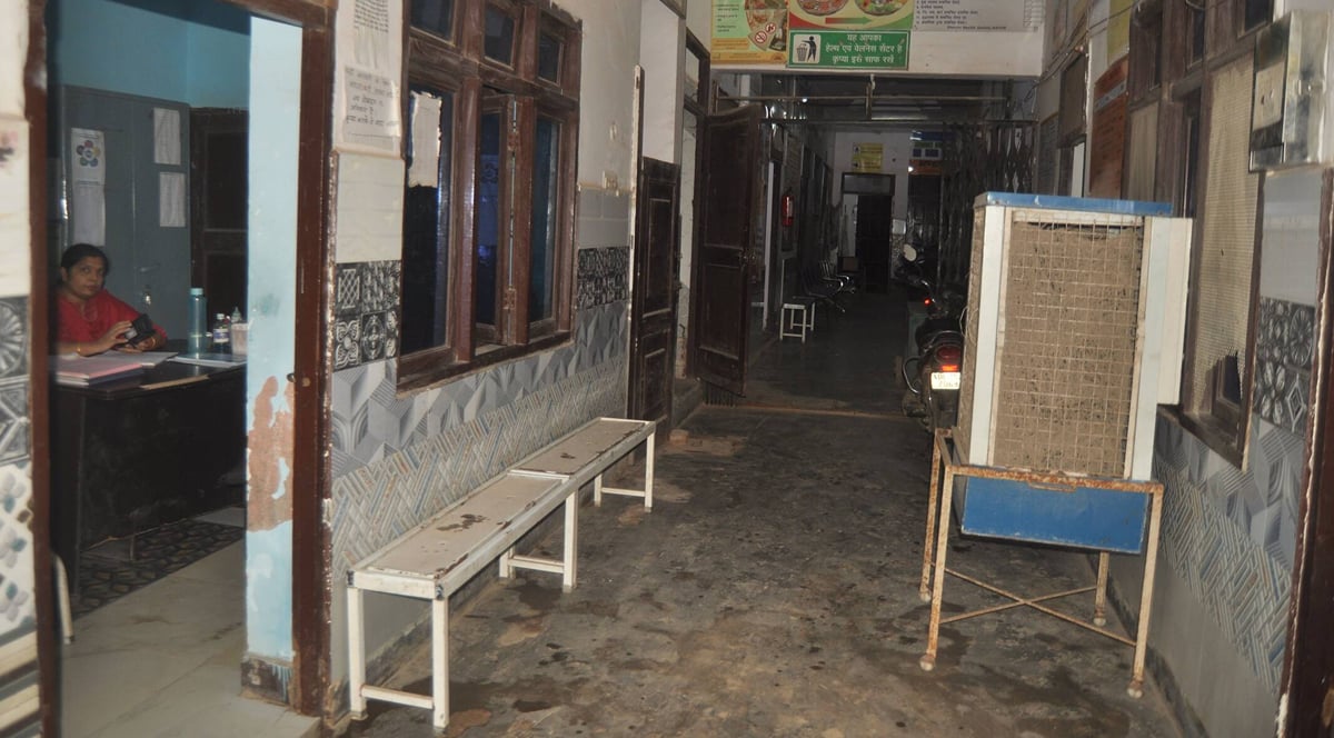 Hapur News: जन आरोग्य मेलों में हड़ताल का असर, कम पहुंचे मरीज