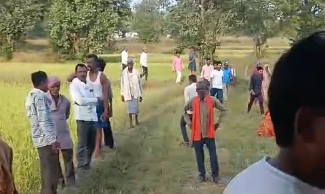 शहडोल: आम के पेड़ पर एक ही फंदे से लटके मिले प्रेमी युगल के शव, मचा हड़कंप; मौत की वजह तलाश रही पुलिस