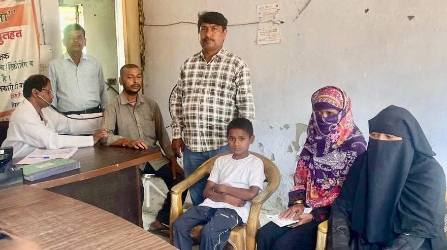 Siddharthnagar News: पीएचसी में सेवाएं बहाल, आरोग्य मंदिरों पर ताला