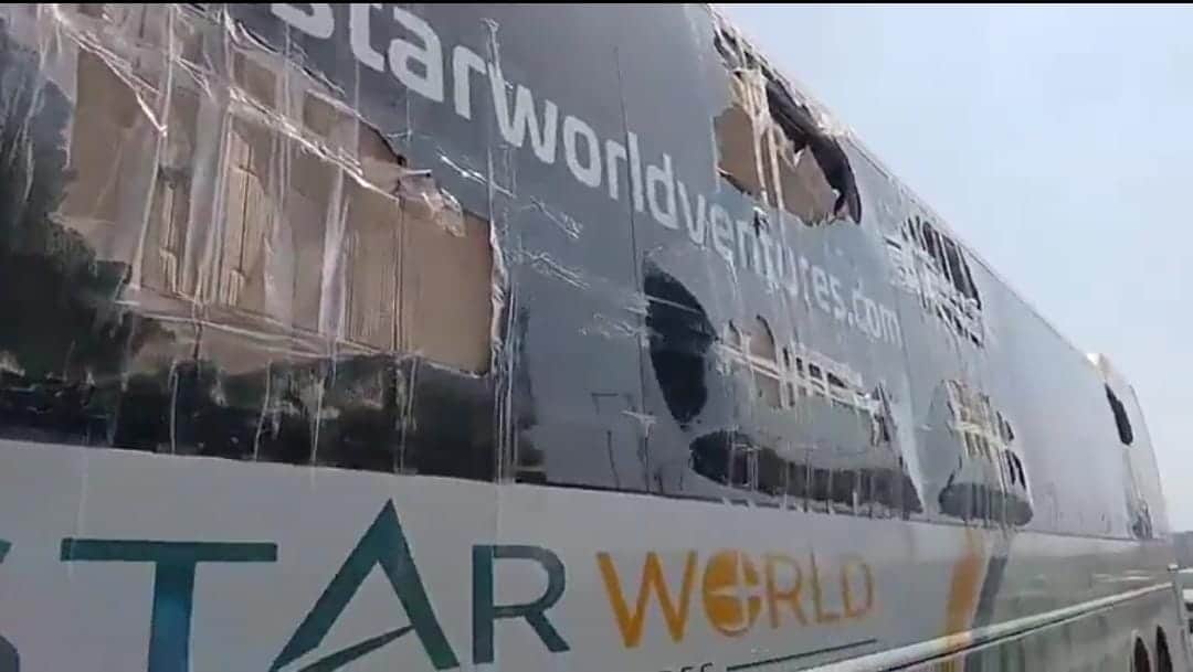 Dispute over parking; youths in a car pelt stones at a Srinagar-bound bus