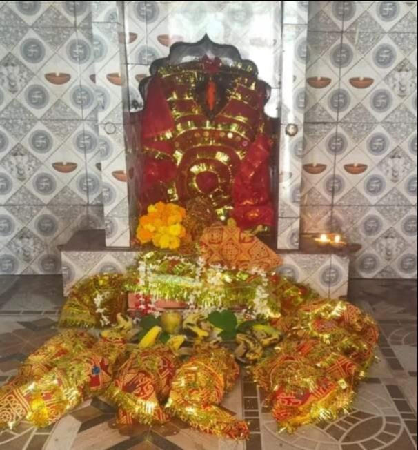Chandauli News: 650 किलोमीटर दूर से पैदल चलकर पालकी से लाए थे मां काली की प्रतिमा