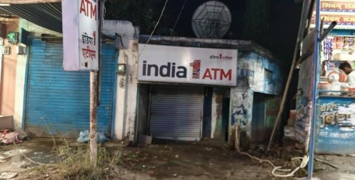 biharnews-samastipur-india-one-atm-loot-18-lakh-server-down-cash-box-drill.