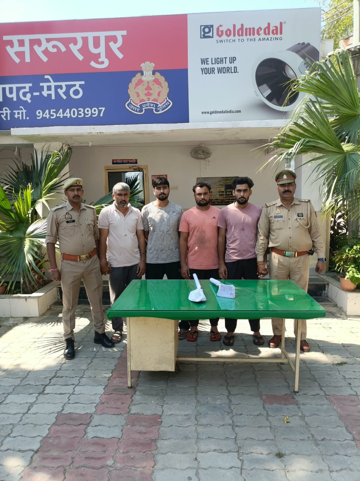 Meerut News: रंजिश में परिवार पर हमला, चार आरोपी गिरफ्तार