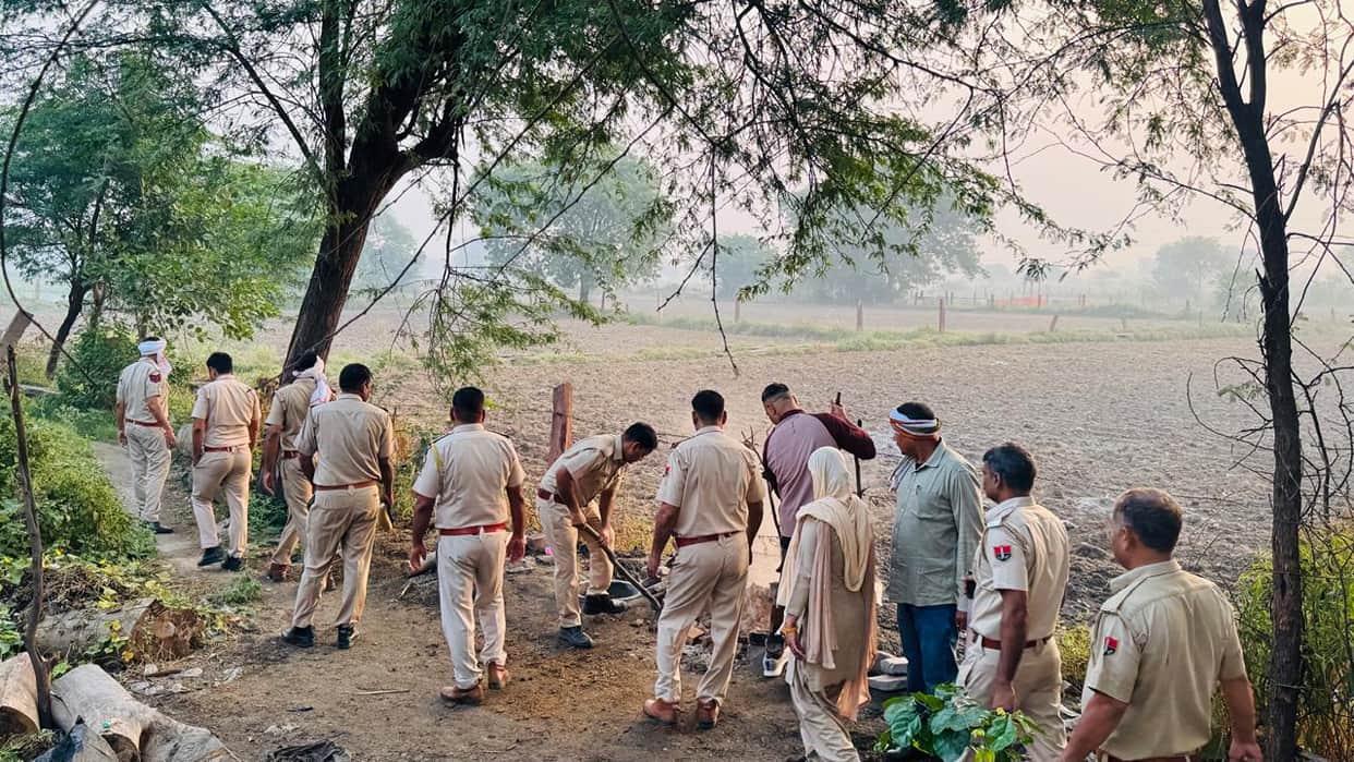 Police raid an illicit country-liquor manufacturing site in Dholpur; 5,000 litres of 'wash' destroyed.