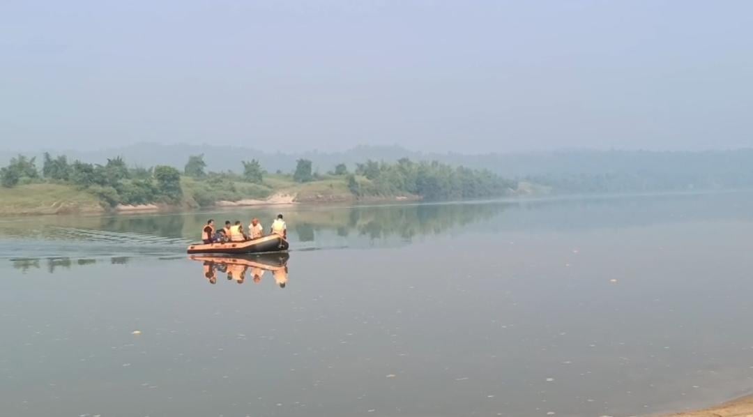 शहडोल: सोन नदी में डूबा युवक, दूसरे किनारे खड़ी नाव लाने गहरे पानी में उतरा, अभी तक नहीं मिला सुराग