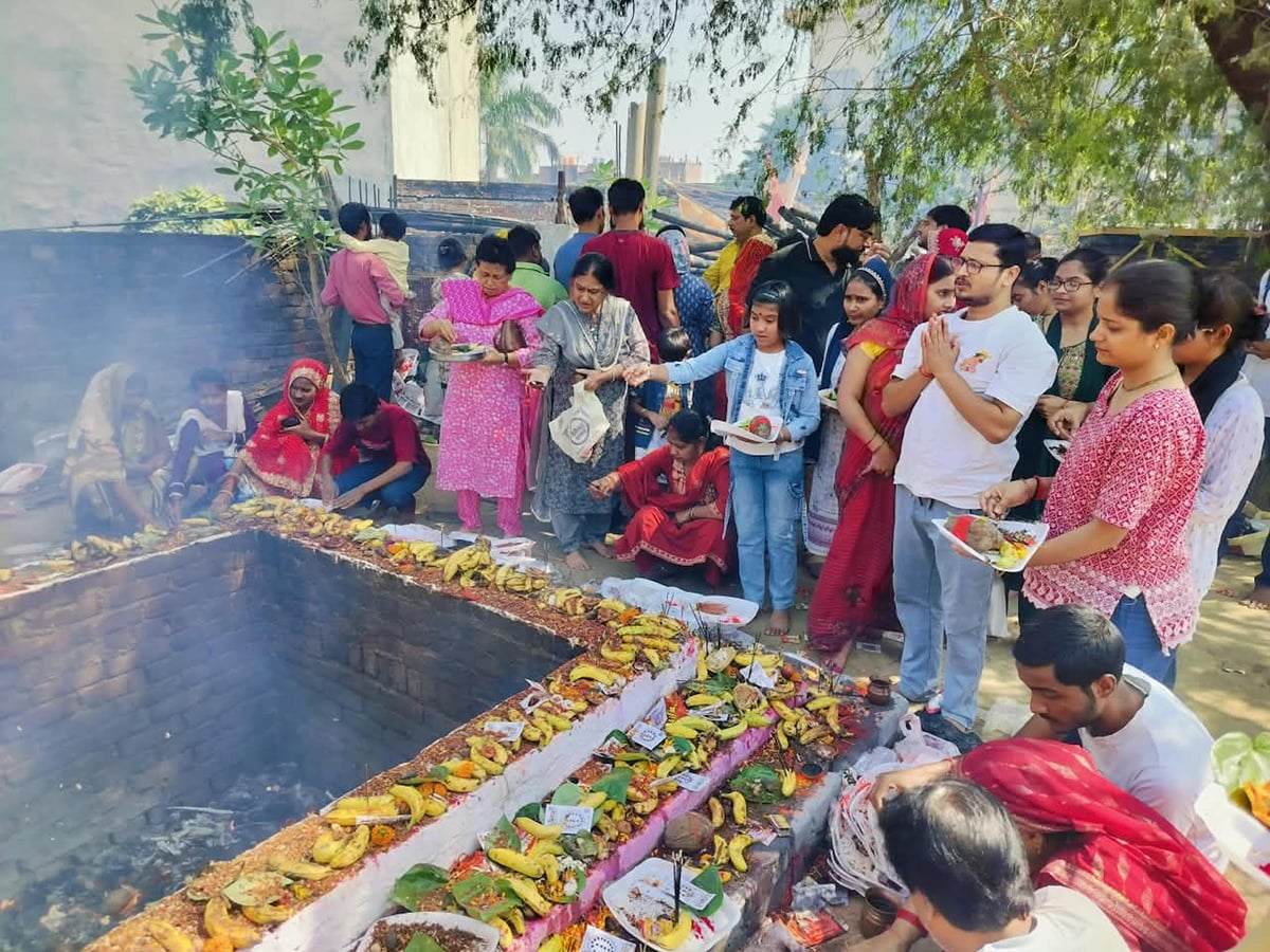 Bahraich News: महाअष्टमी पर मंदिरों से पूजा पंडालों तक आस्था की बयार