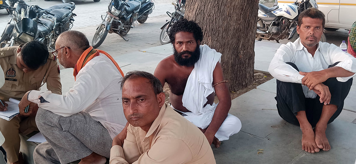 Agra News: मातारानी के भंडारे में ससुर-दामाद को खींच ले गई मौत, छिनी दो परिवारों की खुशियां