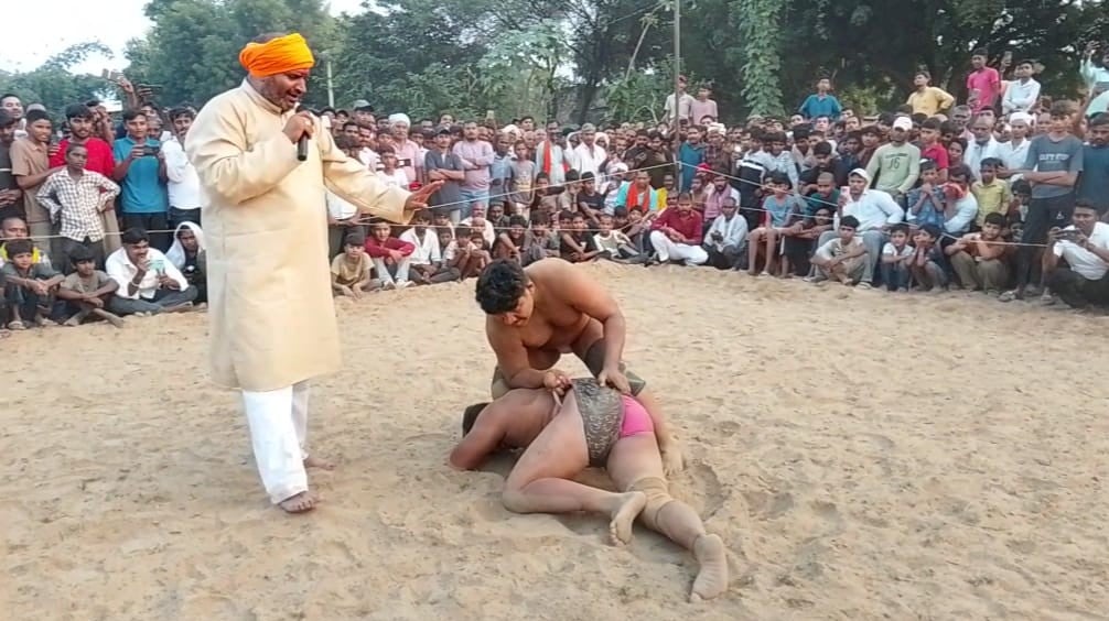 Bhadohi News: काशी के लक्कड़ ने अयोध्या के मनीष को दी पटकनी