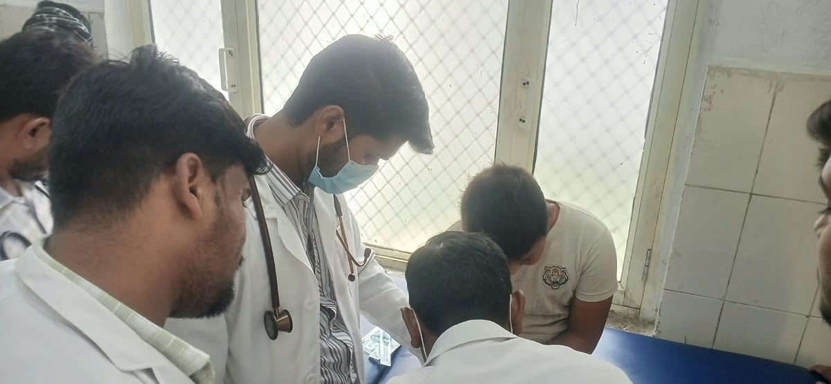 Kasganj News: खेतों में काम करते समय किशोरी समेत चार को सांप ने डसा