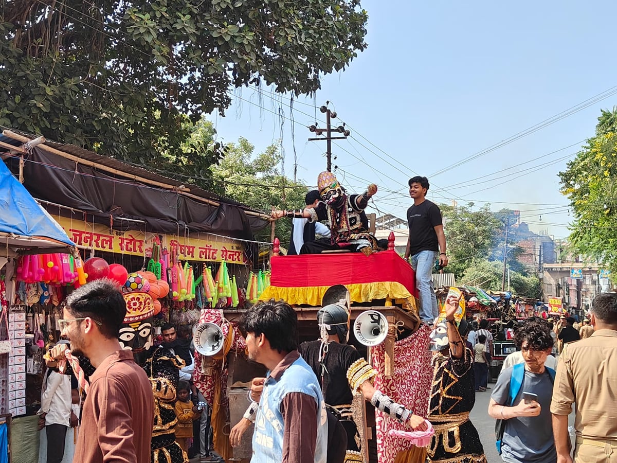 Etawah News: लक्ष्मण ने किया मेघनाद का वध, रणभूमि में गूंजा जय श्रीराम