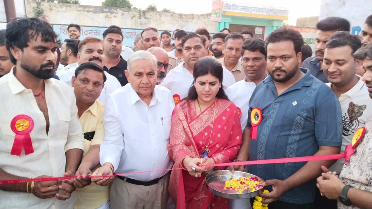 Meerut News: सिवाल खास में धूमधाम से मनाया दशहरा