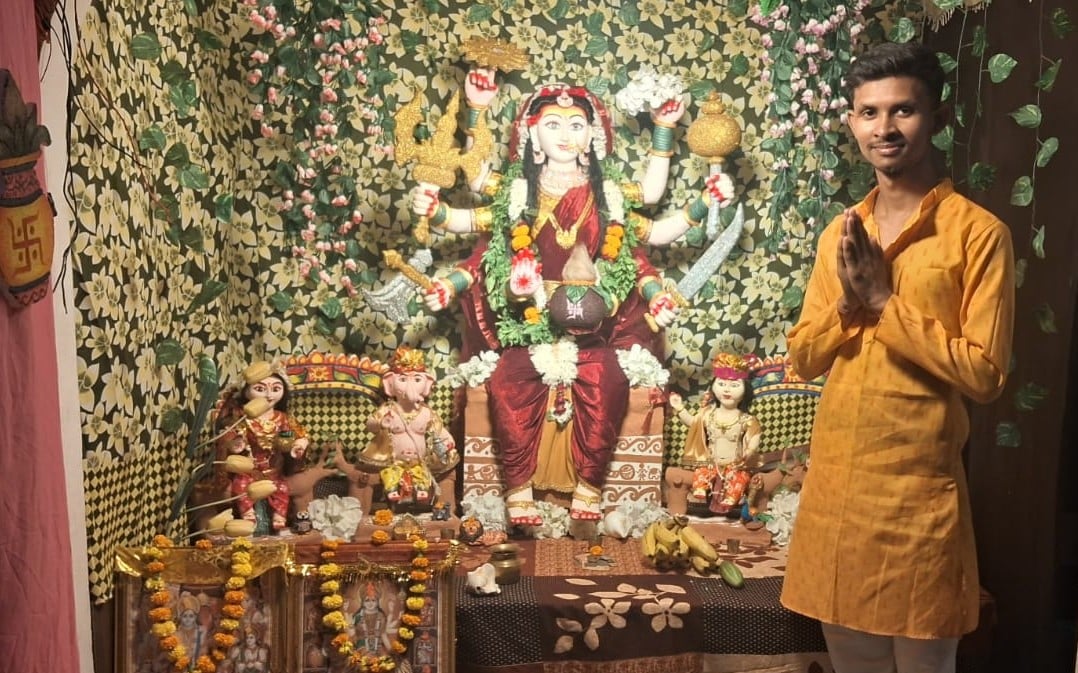 Bhadohi News: मंदिरों में मां सिद्धिदात्री, घरों में कन्याओं को पूजा, पंडालों में गूंजा नमो देव्यै महादेव्यै