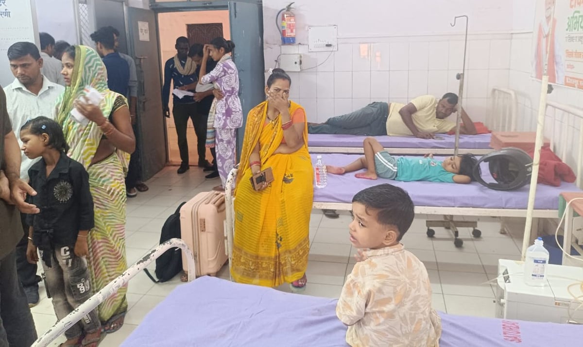 Bhadohi News: कुत्तों ने 4 मासूमों समेत नौ लोगों को काटा, लगी एंटी रेबीज वैक्सीन