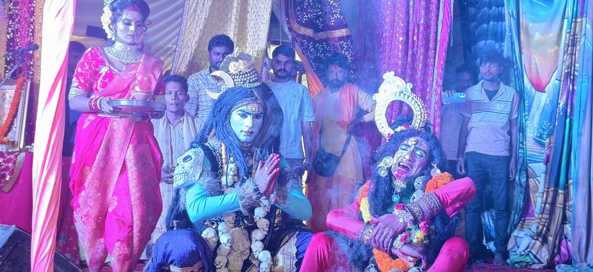 Ballia News: रामलीला में दर्शक हुए भावविभोर