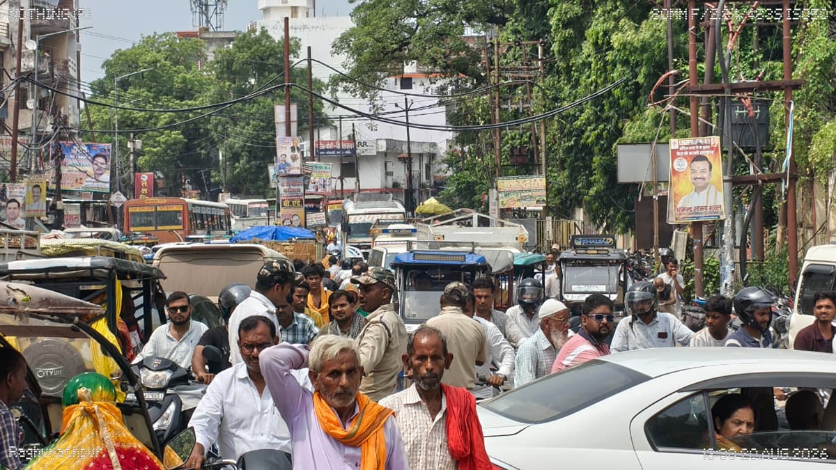 Ballia News: शहर में सुबह आठ बजे से 15 घंटे के लिए भारी वाहनों के प्रवेश पर रोक