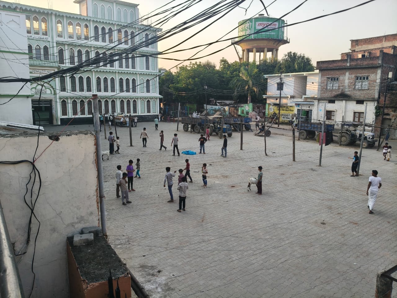नगर स्थित शाही कटरा मैदान,जहां पर भरत मिलाप का होगा मंचन। संवाद