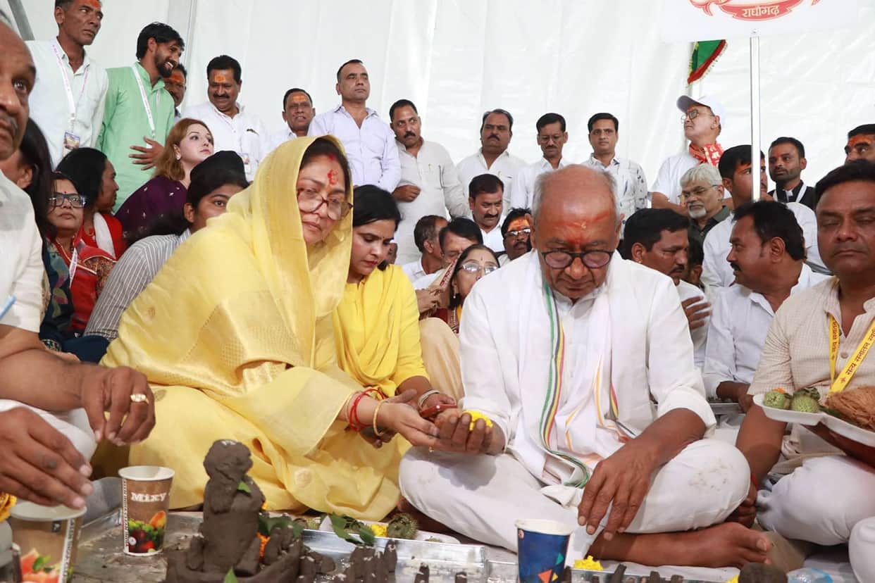 Digvijaya Singh Begins 950-km Satya Sanatan Swabhiman Yatra from Ujjain to Ayodhya on Vijayadashami