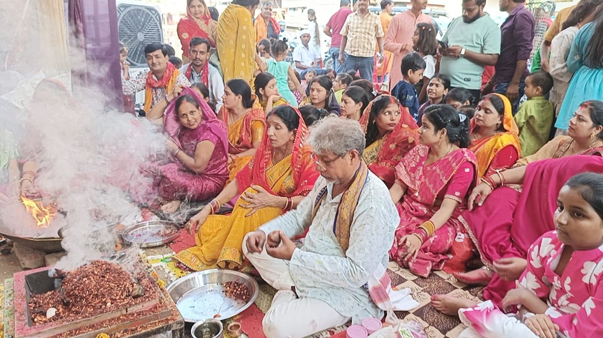 Sultanpur News: 130 पंडालों में हवन, 2100 कन्याओं का पूजन