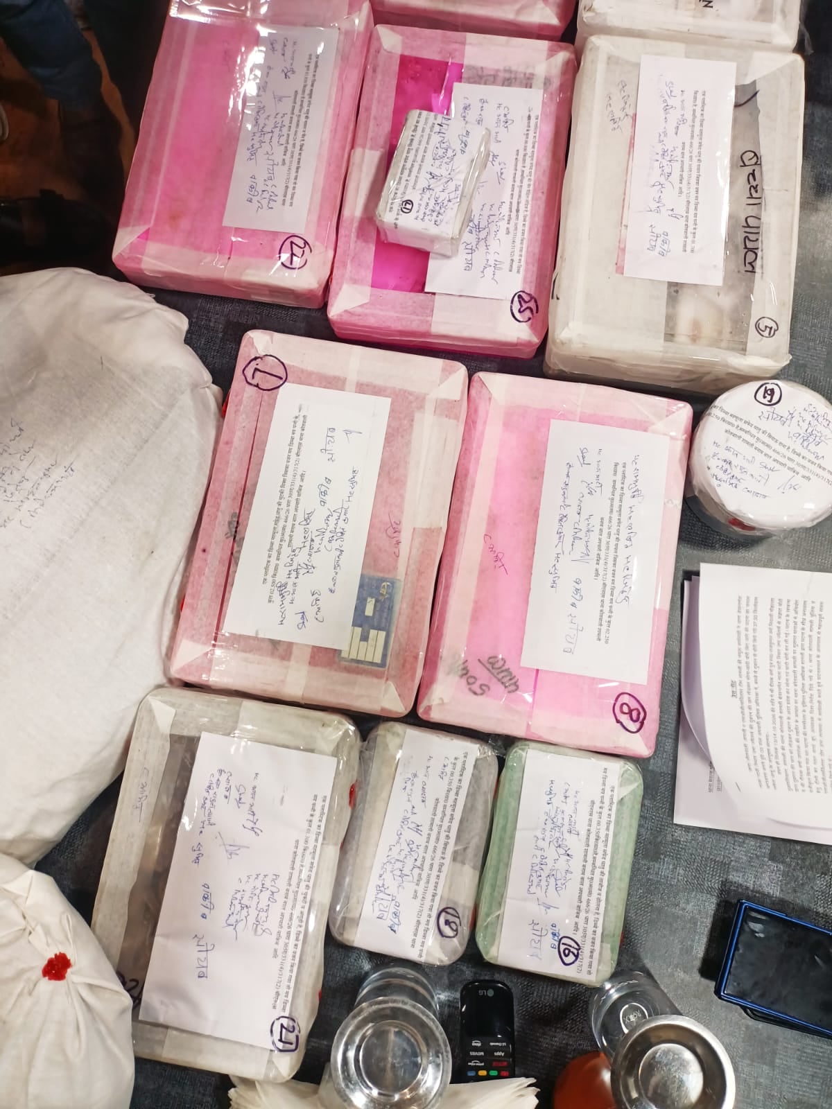 Shamli News: सराफ की दुकान में चोरी के आरोप में दो किशोर पकड़े, 37.50 किलोग्राम चांदी के जेवर बरामद