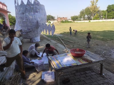 Aligarh News: 94 साल से एक ही परिवार बना रहा रावण का पुतला