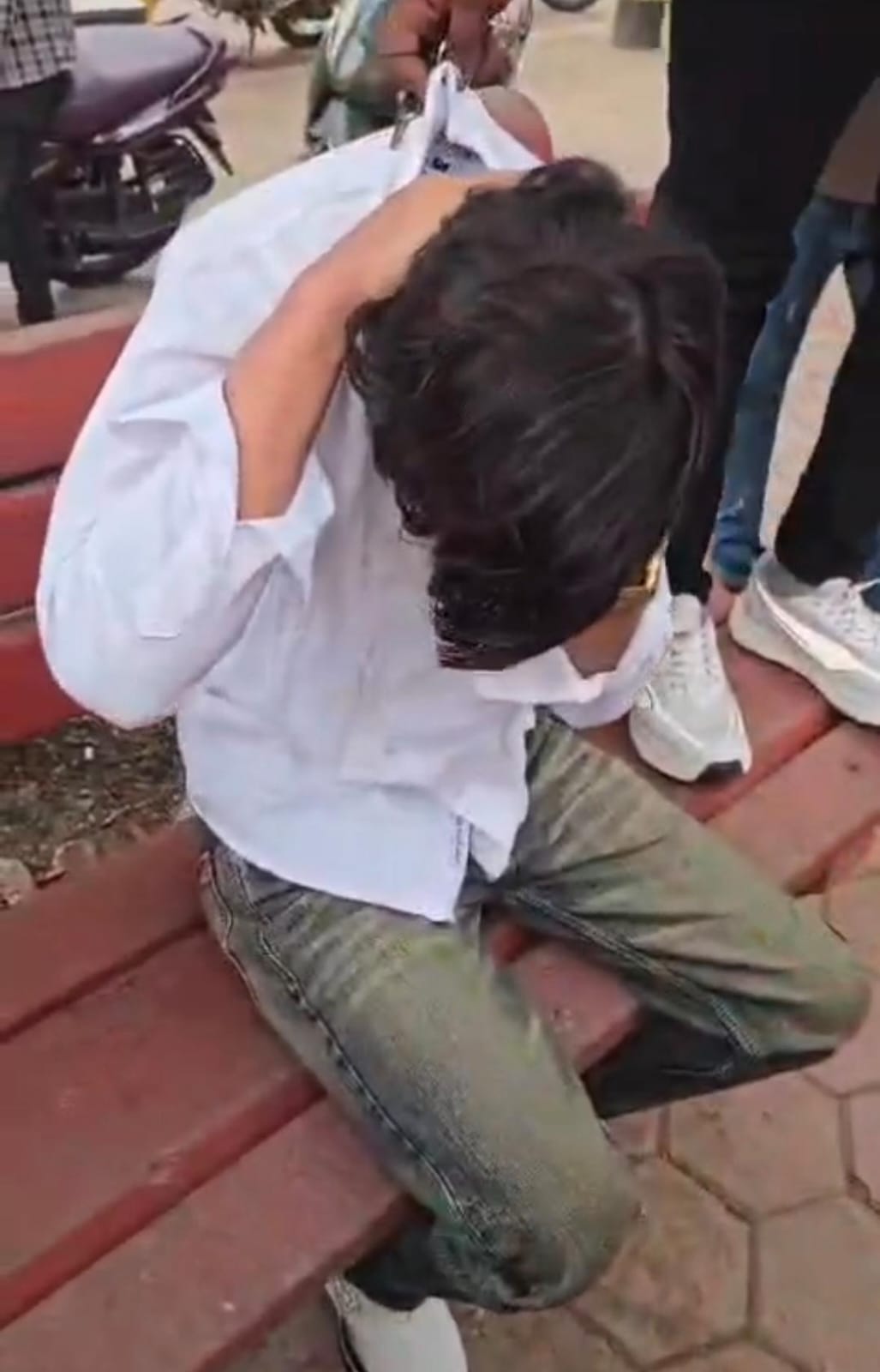 Indore: Anas Khan Allegedly Posed as Rohit, Bajrang Dal Stops Couple Outside Hotel and Hands Them to Police