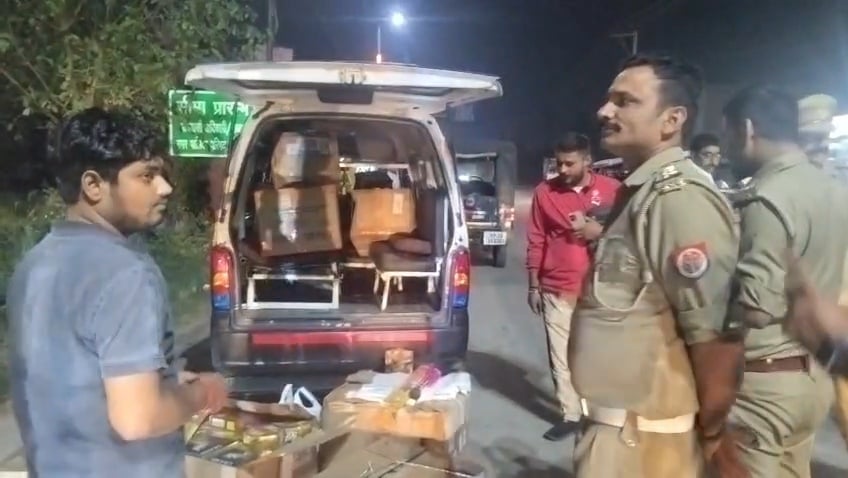Shamli News: एंबुलेंस से आतिशबाजी की तस्करी, प्राथमिकी दर्ज